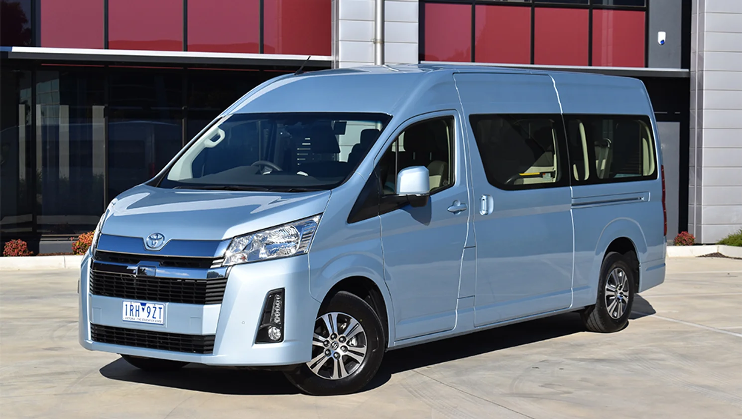 Toyota HiAce Commuter